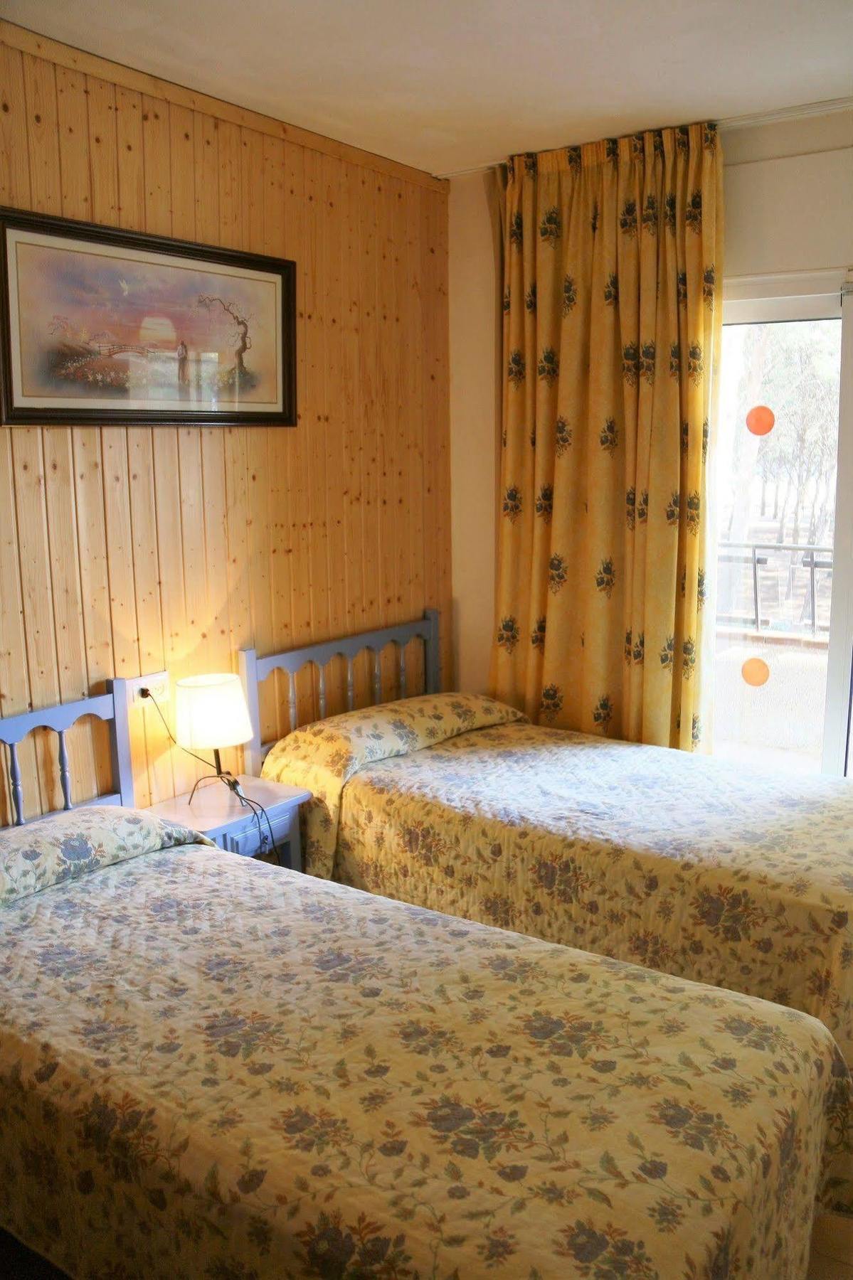 Rvapartaments La Pineda أولاستارتيت المظهر الخارجي الصورة